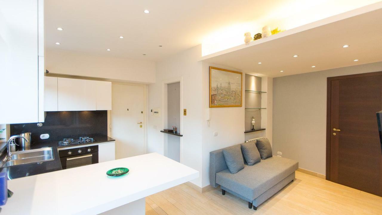 In Panorama Penthouse Apartment Rom