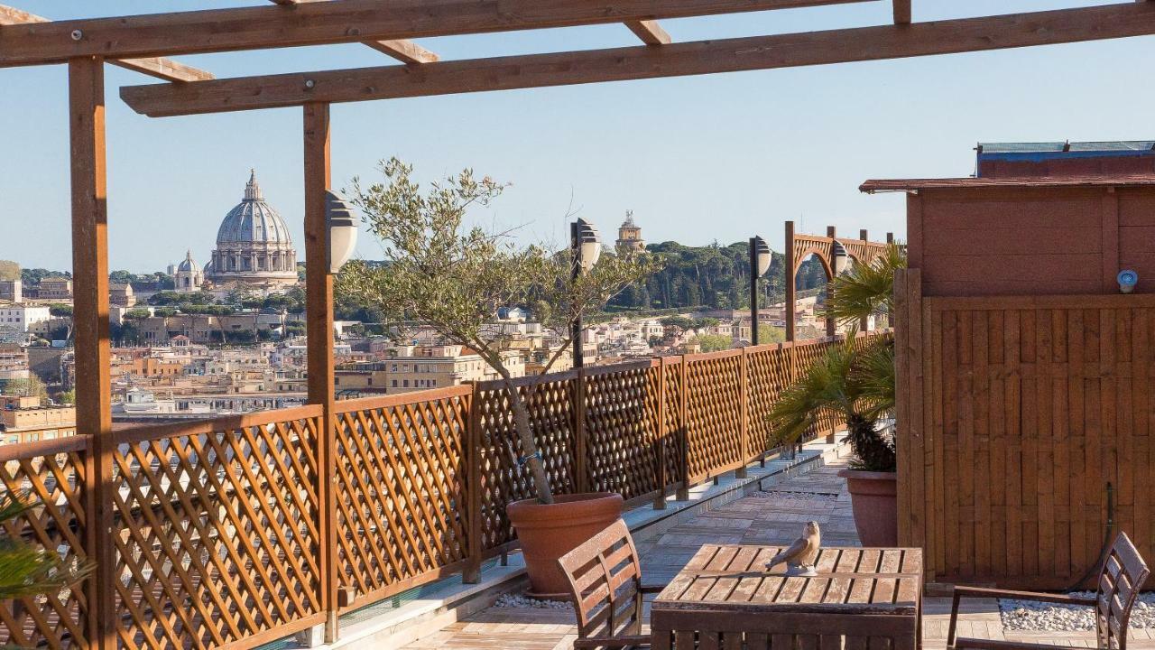 In Panorama Penthouse Apartment