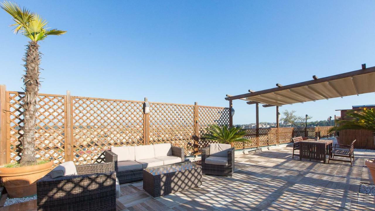In Panorama Penthouse Apartment