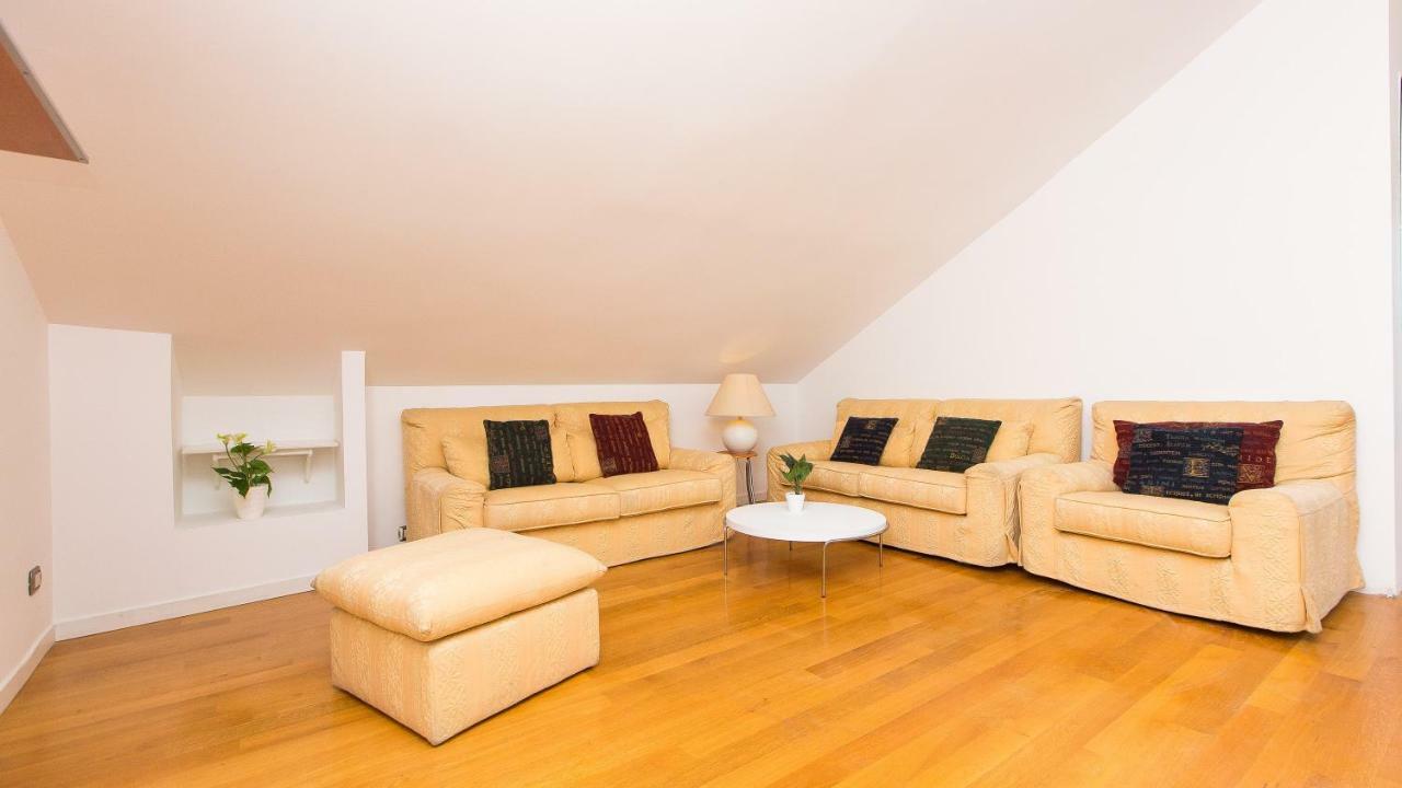 Apartment In Panorama Penthouse Rom