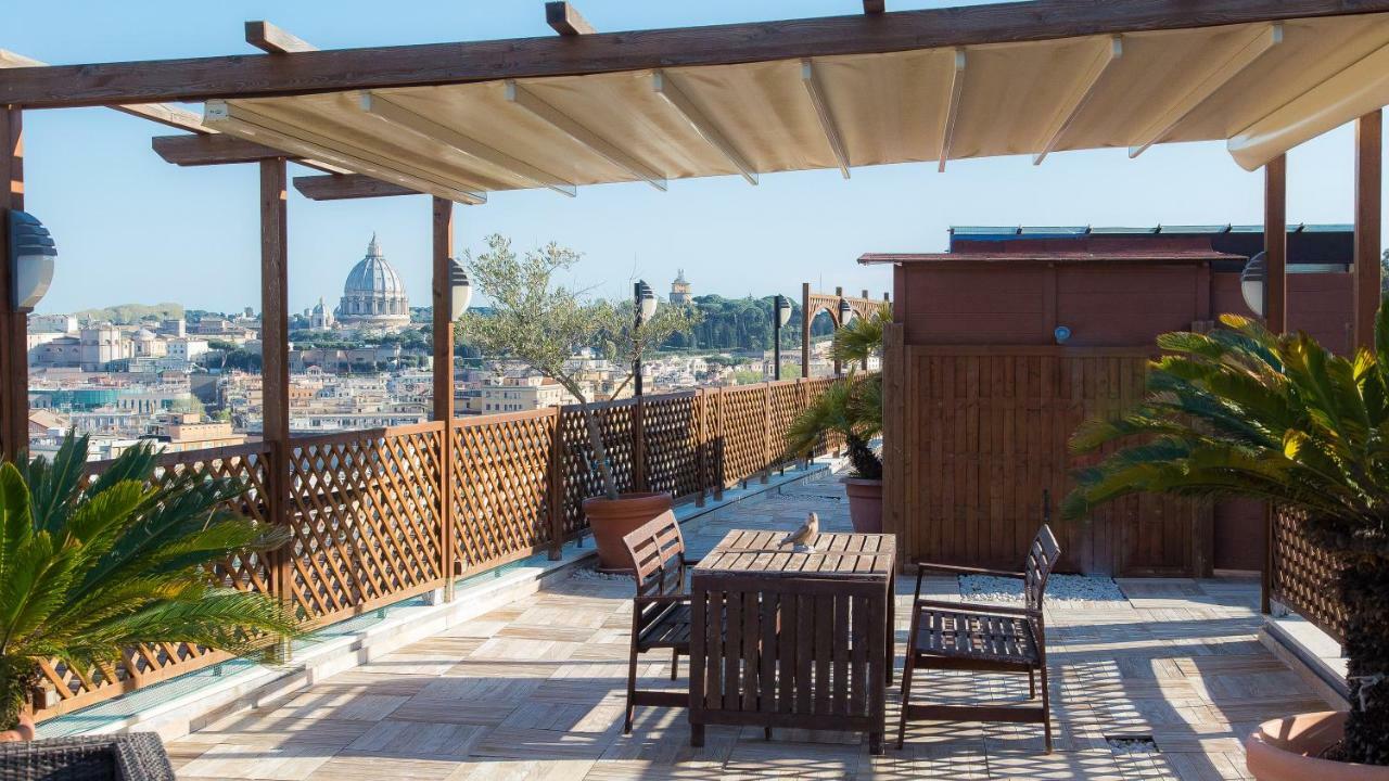 In Panorama Penthouse Apartment Rom